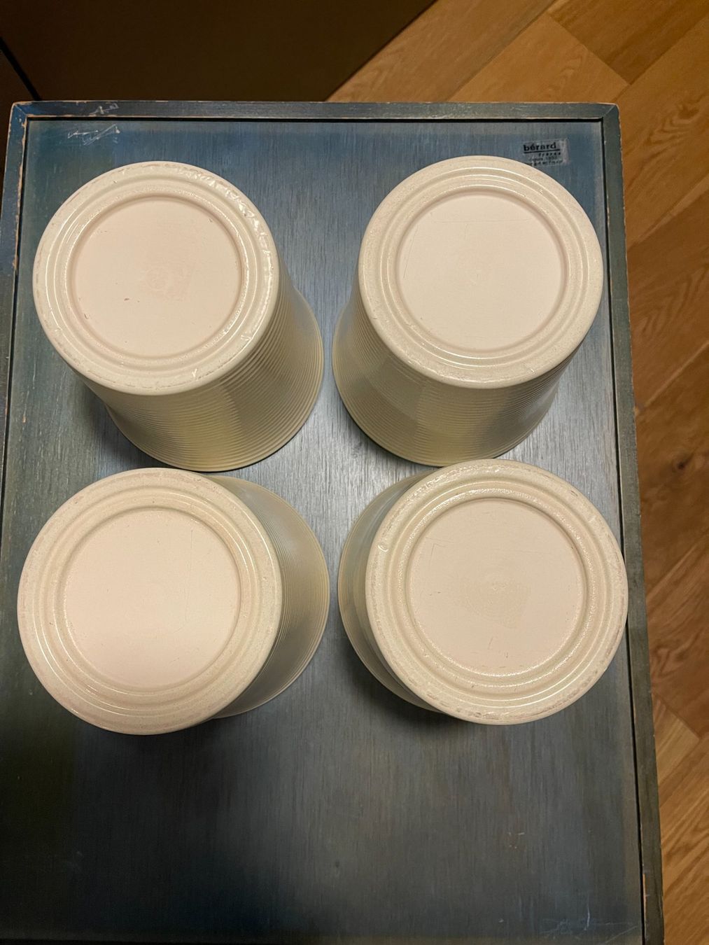 Vasi per fiori: 4 Blumentöpfe creme weiss gerippt – Usato da Turbenthal venduto da mmtuescher 2