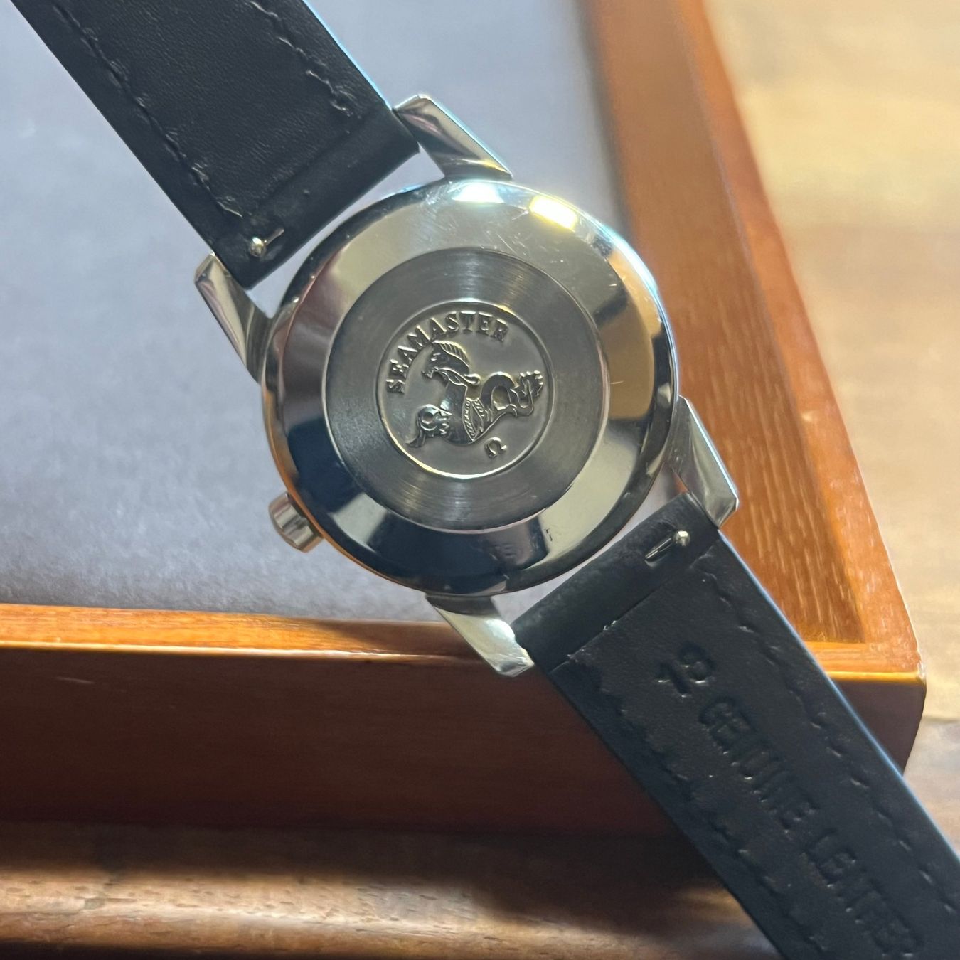 Omega Orologi: Omega Seamaster Vintage Automatic Silver Dial – Usato da Carouge GE venduto da Watchaser 4