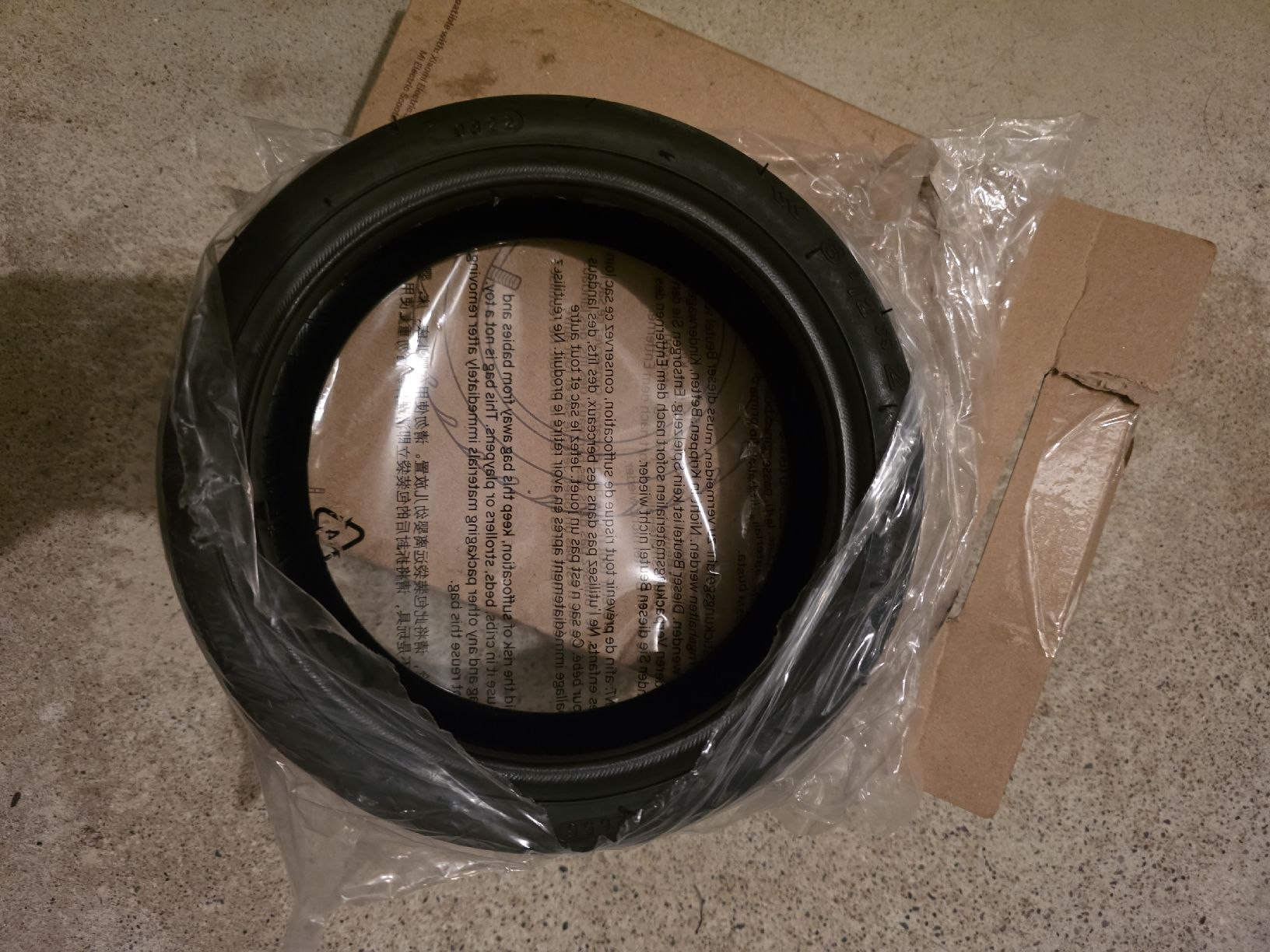 Elektromobile: Reifen neu und originalverpackt – Neu (gemäss Beschreibung) aus Cordast von ron_r65s 4