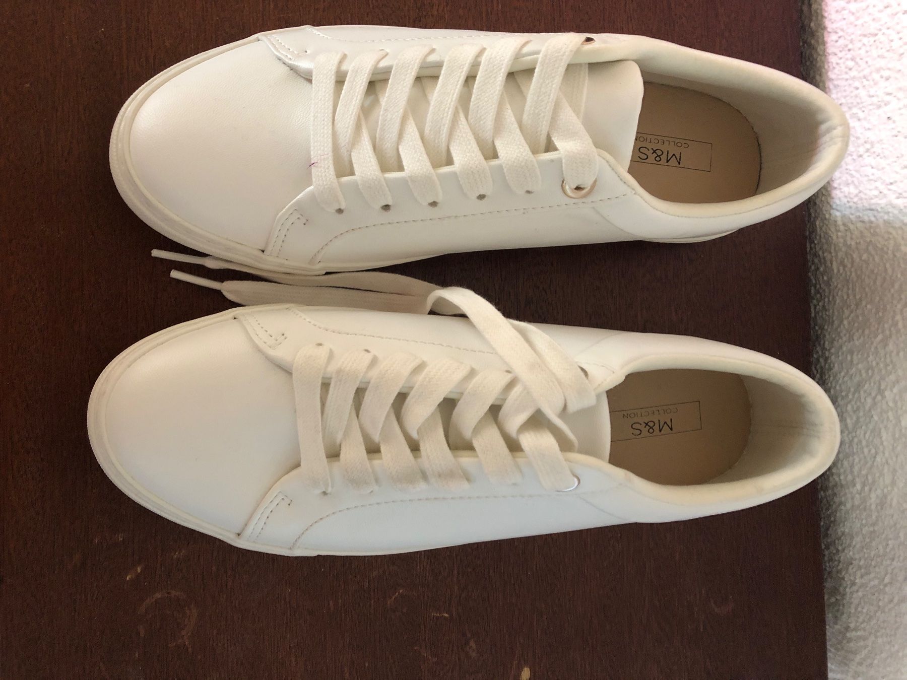 Scarpe da donna: Weisse Sneakers (Gr. 40.5) – Nuovo (secondo la descrizione) da Egg b. Zürich venduto da Nyborg_33 1