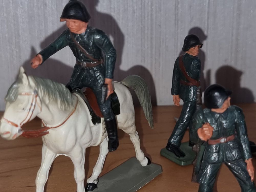 Figurine Starlux - Officier à Cheval - Armée Suisse - 1:32 (60mm) - Collection