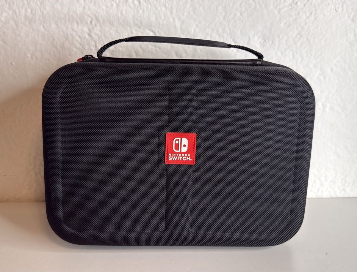 Nintendo Console: Nintendo Switch Carrying Case Black Hard Shell - Good Cond. – Usato da Ehrendingen venduto da bubulence 3