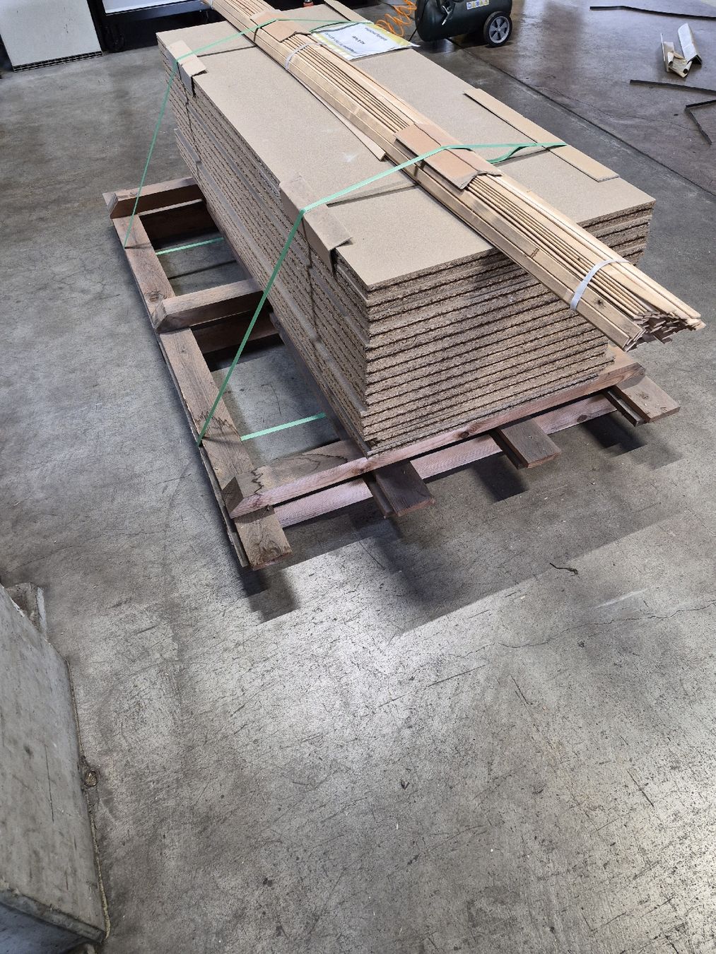 Articoli in legno: Holzplatten – Nuovo (secondo la descrizione) da Teufenthal AG venduto da ChT. 2