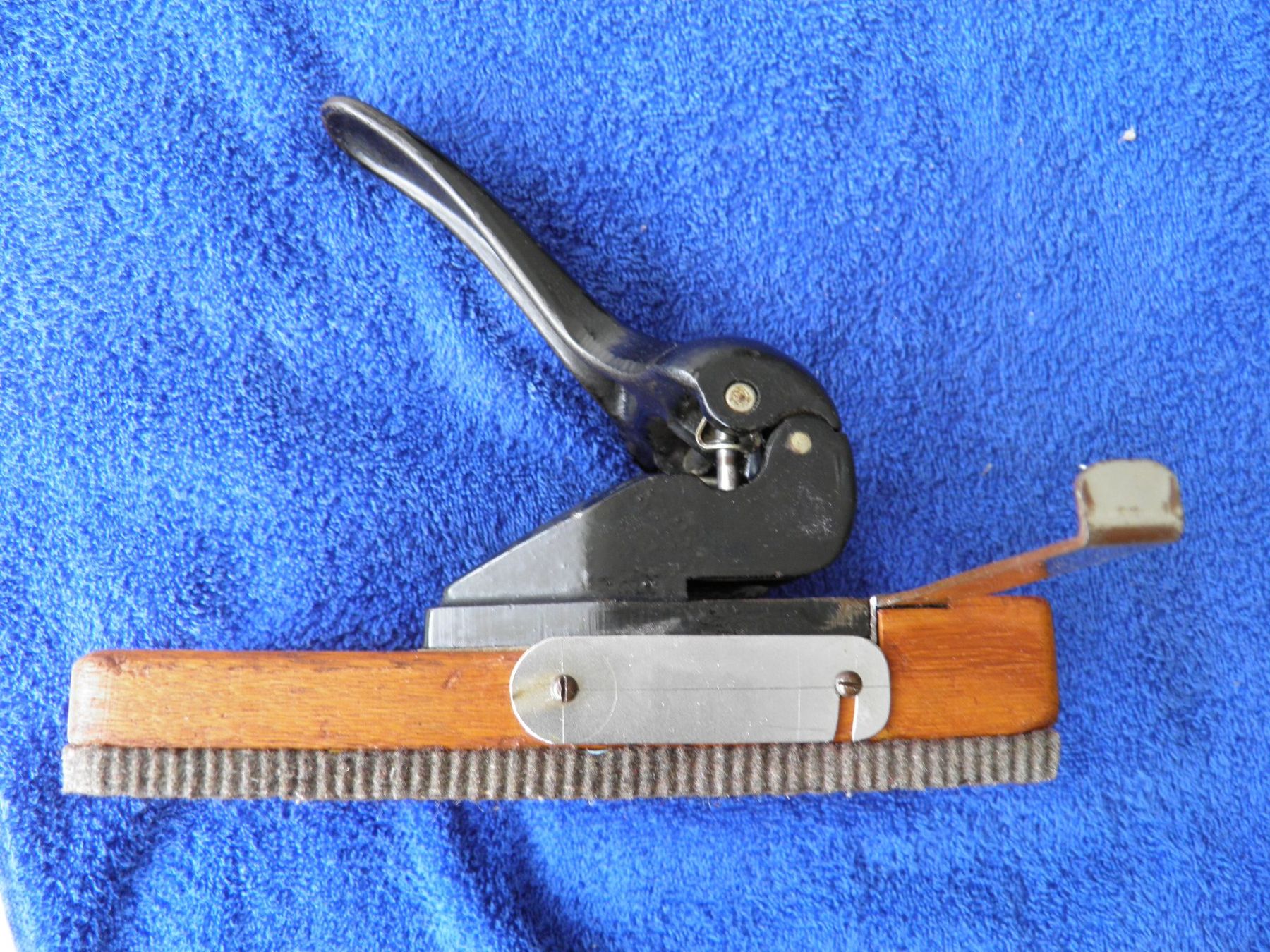 Leitz Tutti gli attrezzi: Vintage Locher LEITZ 180 – Usato da Triesen FL venduto da Trigon 6