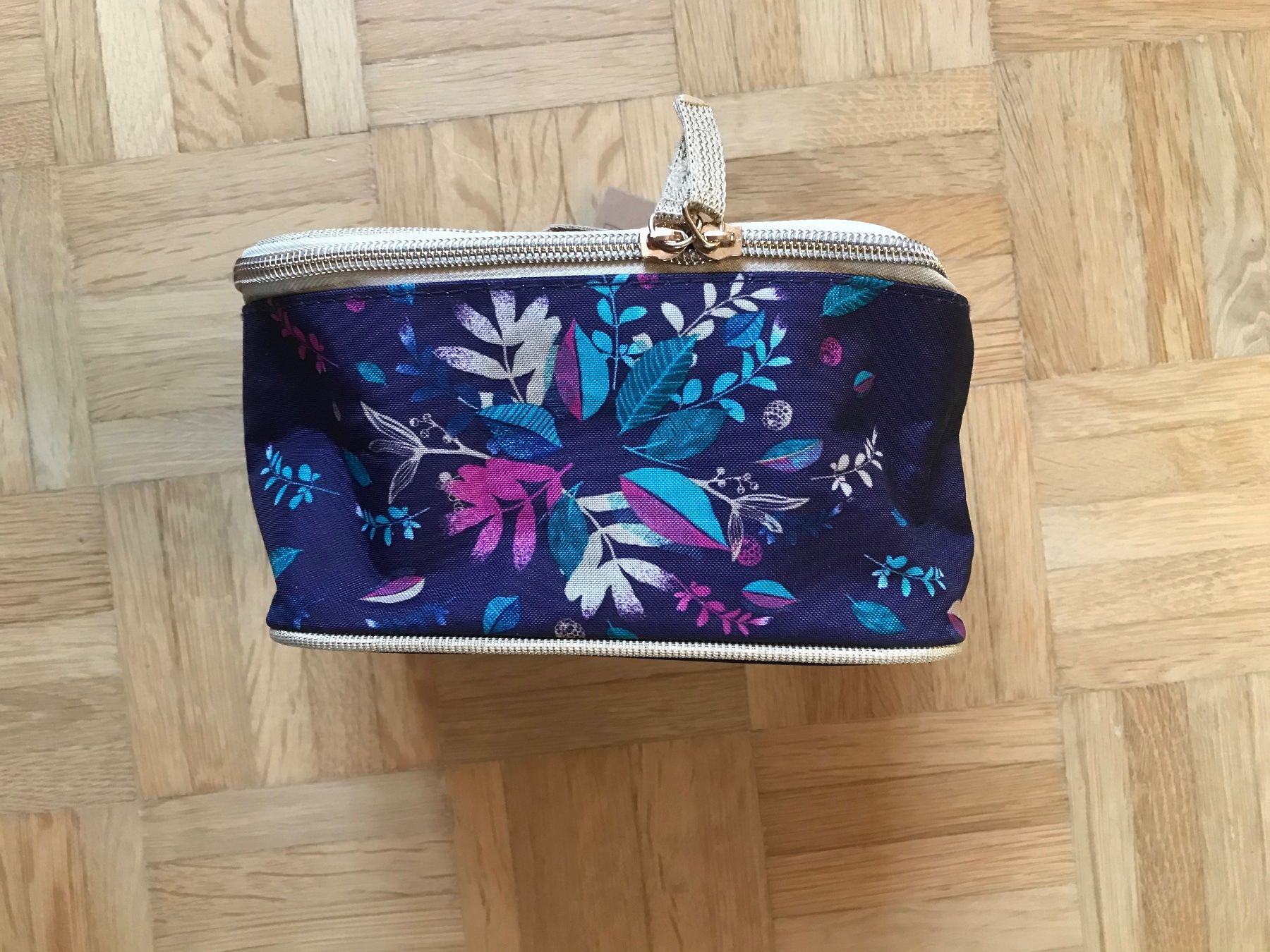 Trousses de maquillage: Necessaire – Neuf (Voir description) à stäfa par brandy66 2