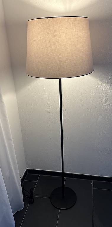 Lampen: Stehlampe inkl. Leuchtmittel – Gebraucht aus Dörflingen von Kendraa