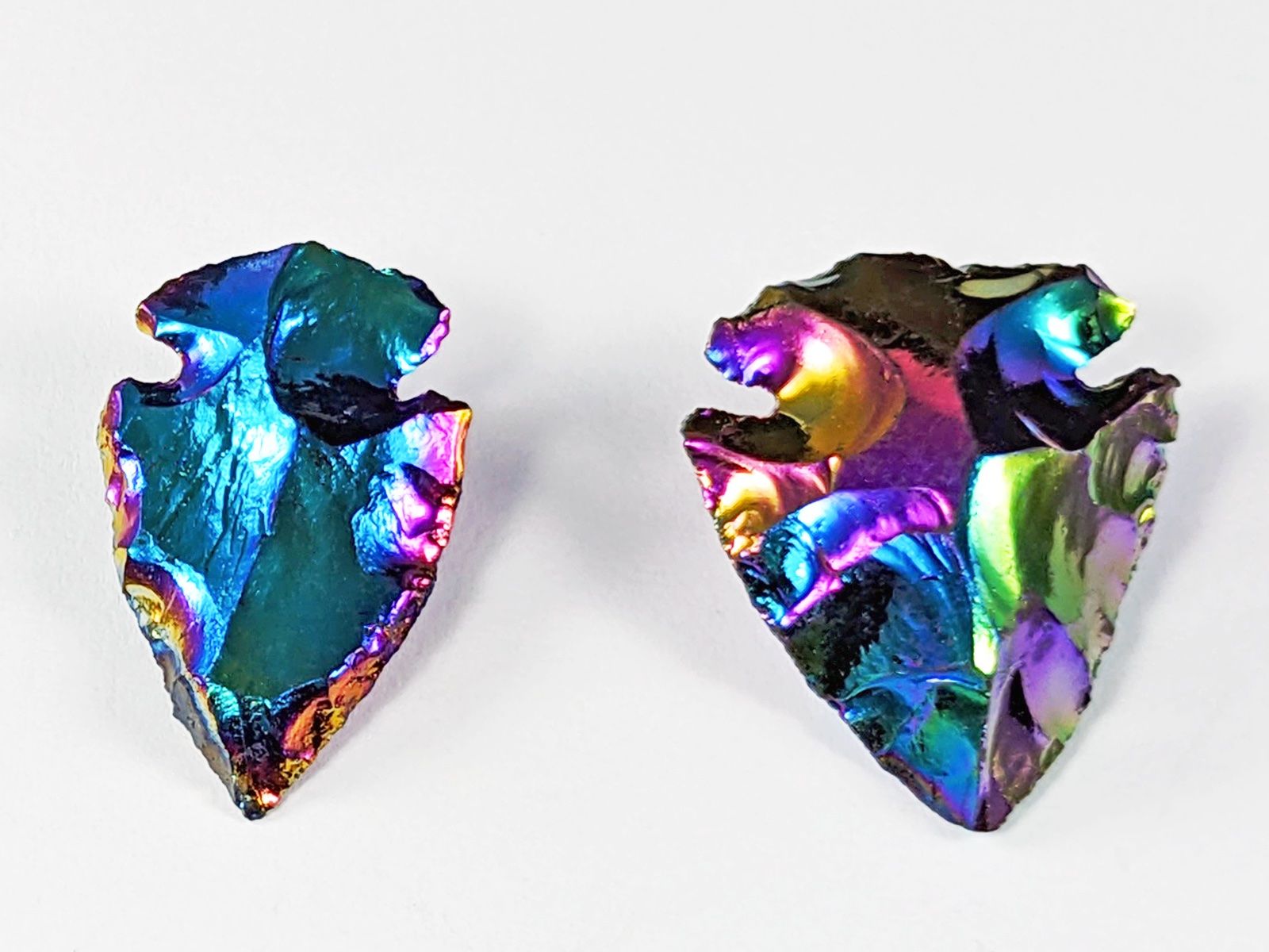 Minerali & Pietre curative: Opalit/Opalith Pfeilspitze 28mm, 2Stk. - Titan beschichtet – Nuovo e nell'imballaggio originale da Meilen venduto da StoneGarden