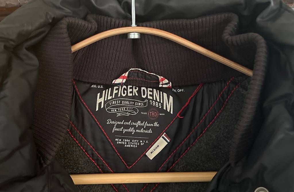 Giacche: TOMMY HILFIGER Daunenjacke schwarz M – Usato da Basel venduto da Findus78 1