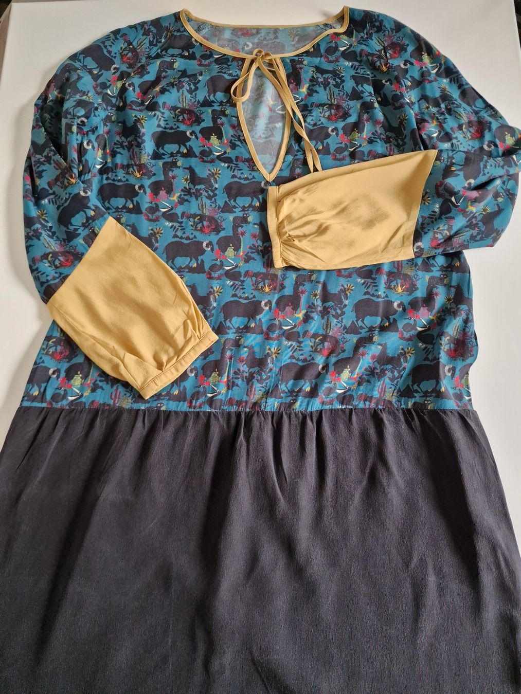 Vestiti: Robe manches longues avec soie, L – Usato da Pully venduto da Kadiyac 2