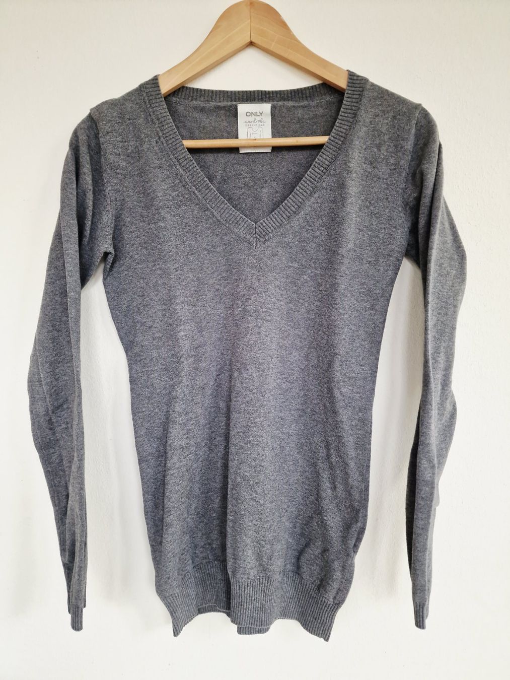 Only Maglioni & Felpe: Damen Pullover Manor Only Essentials Gr. S Grau – Usato da Hallau venduto da CHACLA