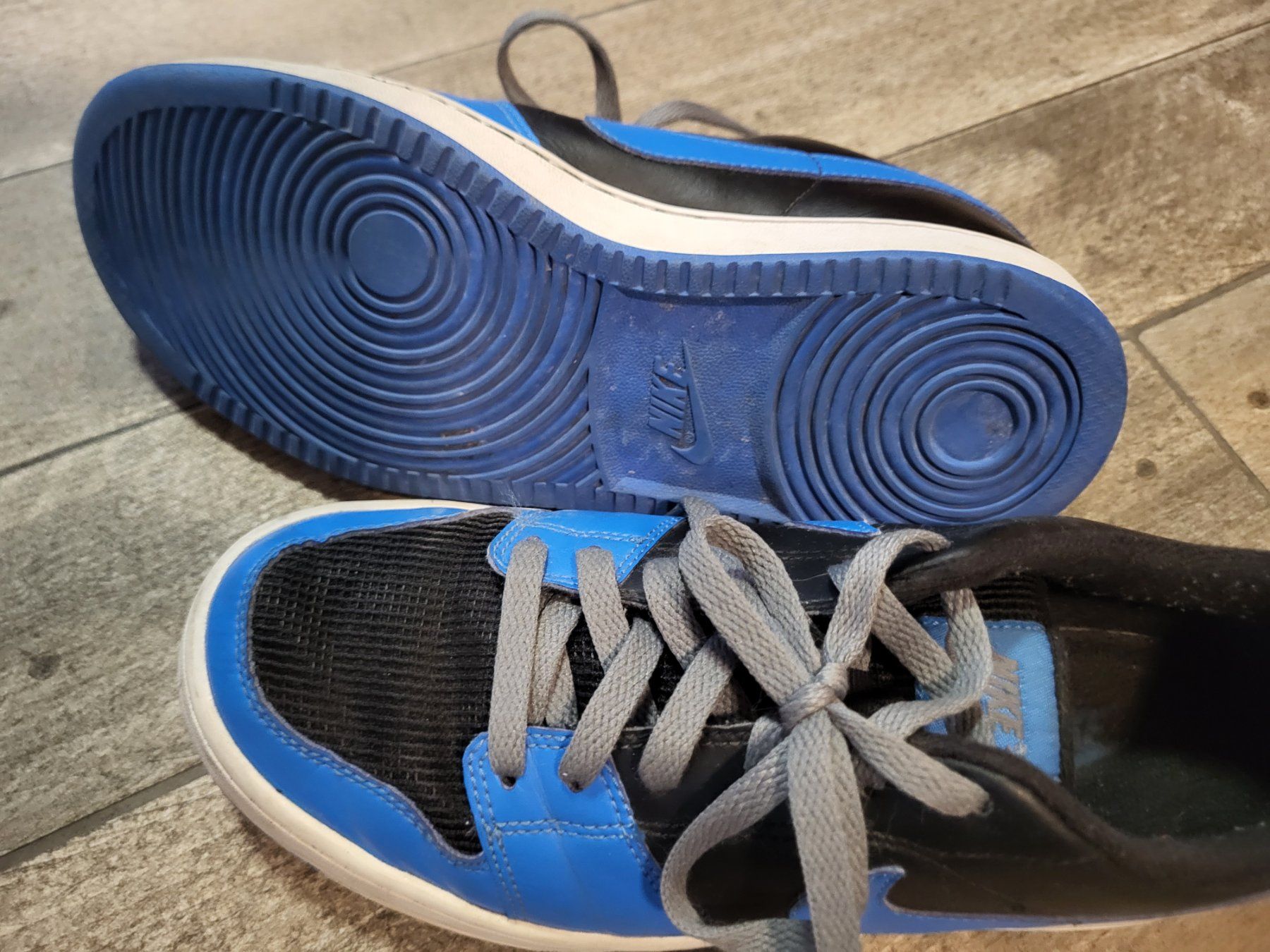 Nike Chaussures hommes: Nike Turnschuh Gr.40 – D'occasion à Matt par Pippilotta05 2