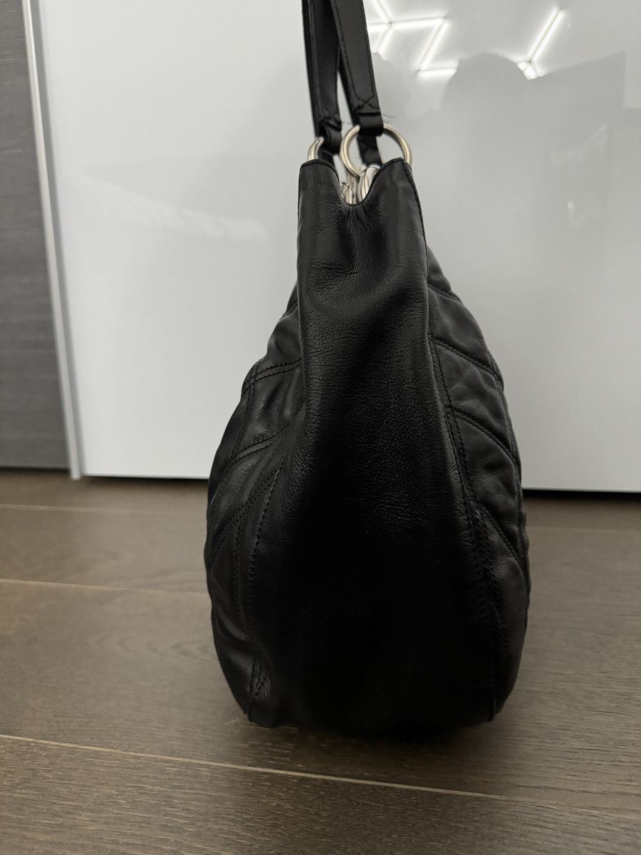 Navyboot Borse da donna: Navyboot Handtasche in schwarz aus echtem Leder – Usato da Grenchen venduto da servet.t 5