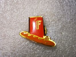 Ansteckpin 8: F