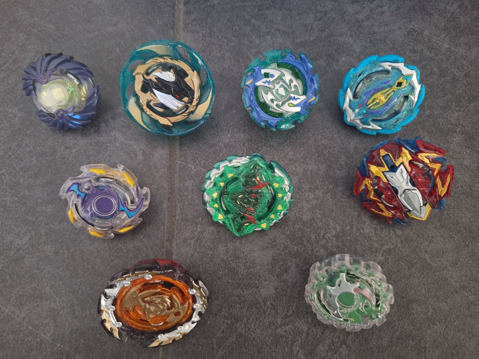 Hasbro Spielzeuge: Beyblade Burst Slingshock Arena Set mit 9 Kreisel – Gebraucht aus Jegenstorf von Cherry94 1