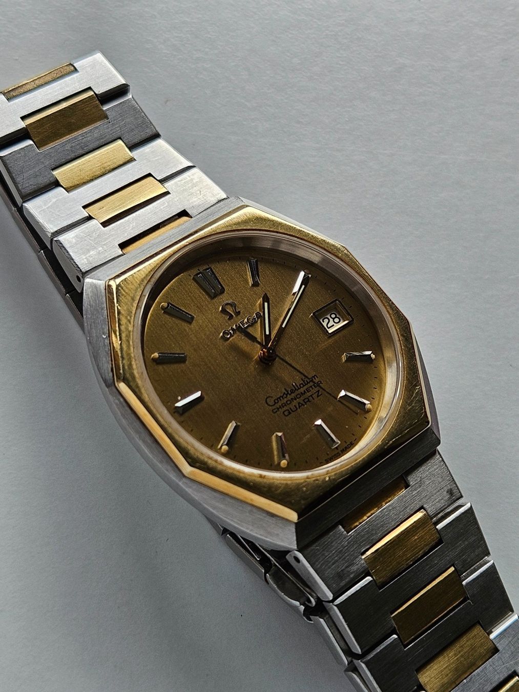 Omega Orologi: Omega Constellation Chronometer Quartz Date Gold SS – Usato da Berikon venduto da mmm21 1