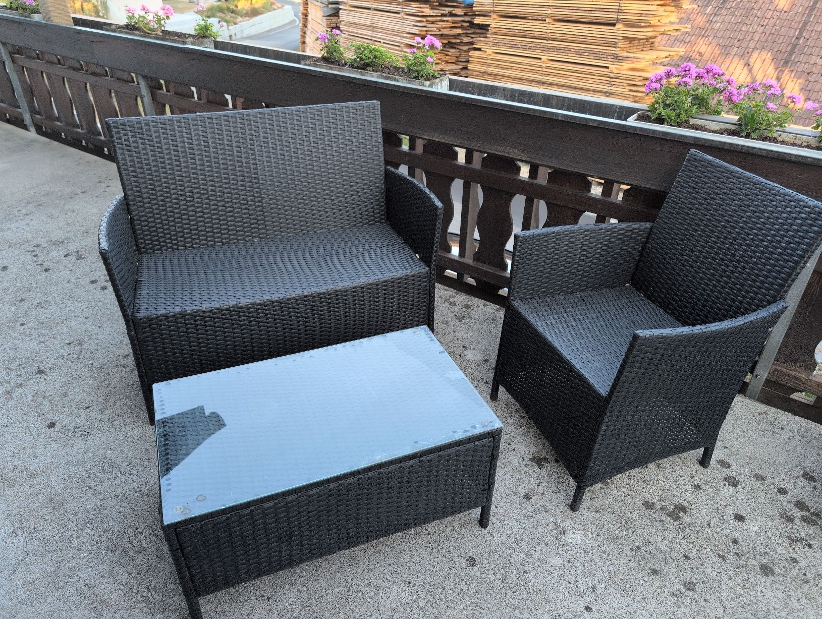 Set di tavolo e panche: Gartentisch-Gruppe Rattan mit Glasplatte – Usato da Mümliswil venduto da Sherryli