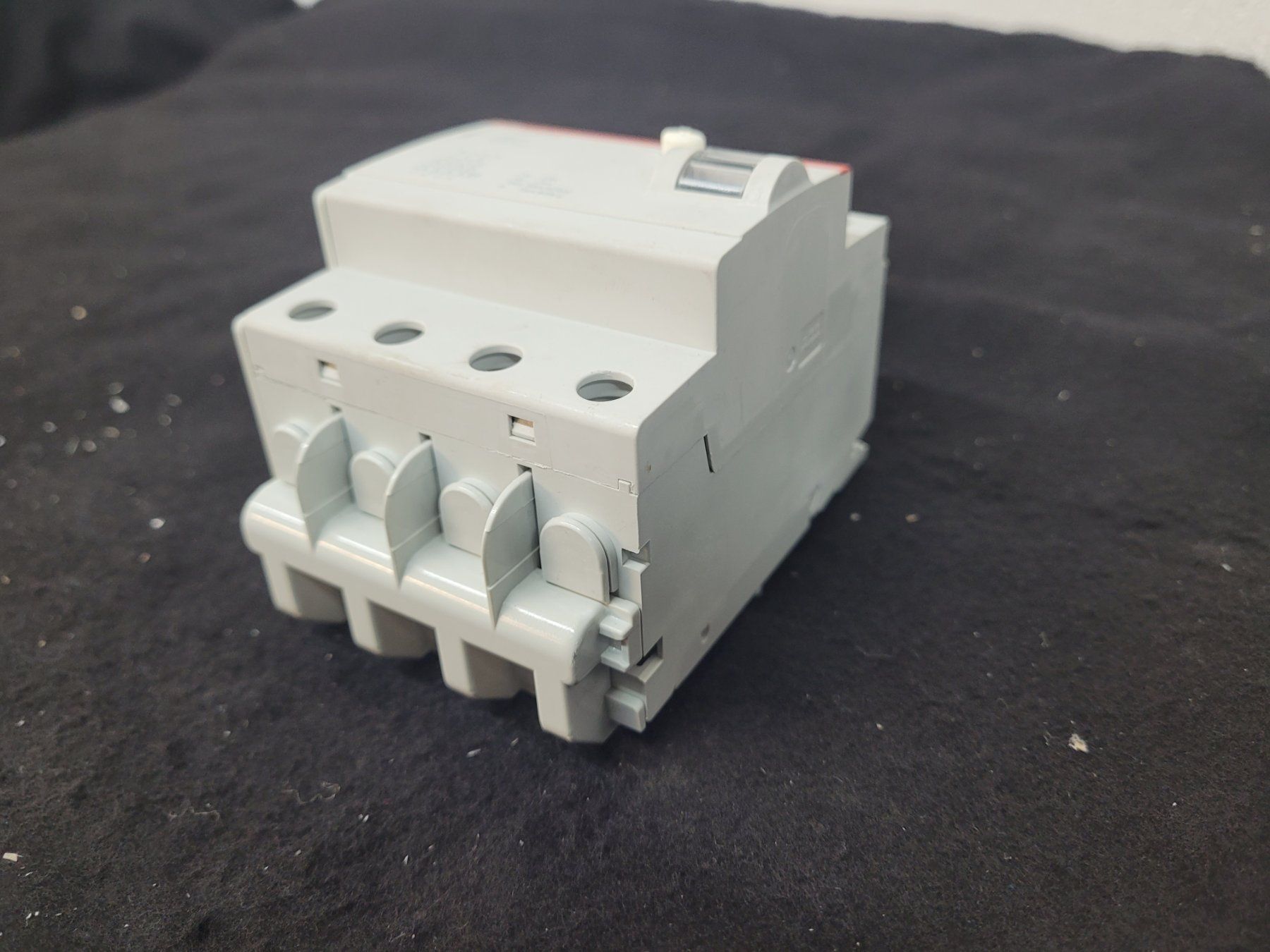 ABB Componenti elettronici: ABB OVR404 TNS - Überspannungsableiter – Usato da Vitznau venduto da Night-Fire 7