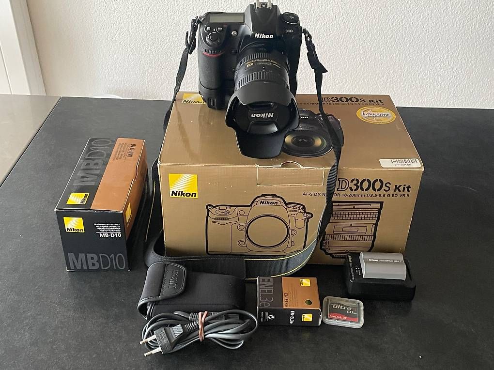 Fotocamera: Nikon D300s Komplett-Set mit MB-D10 – Usato da Niederrohrdorf venduto da S056 3