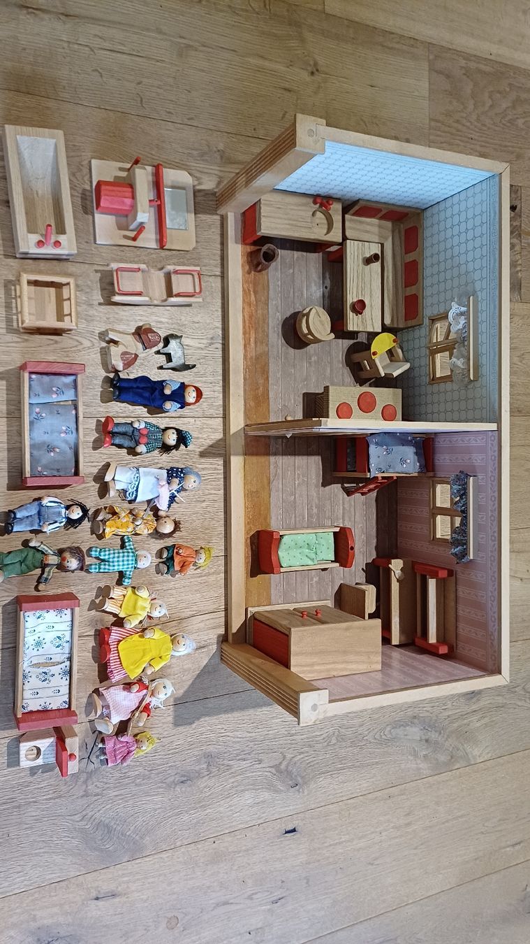 Puppenhäuser & -möbel: Puppenhaus-Set Handgefertigt 1990er – Gebraucht aus Rheinfelden von danielfellner 7