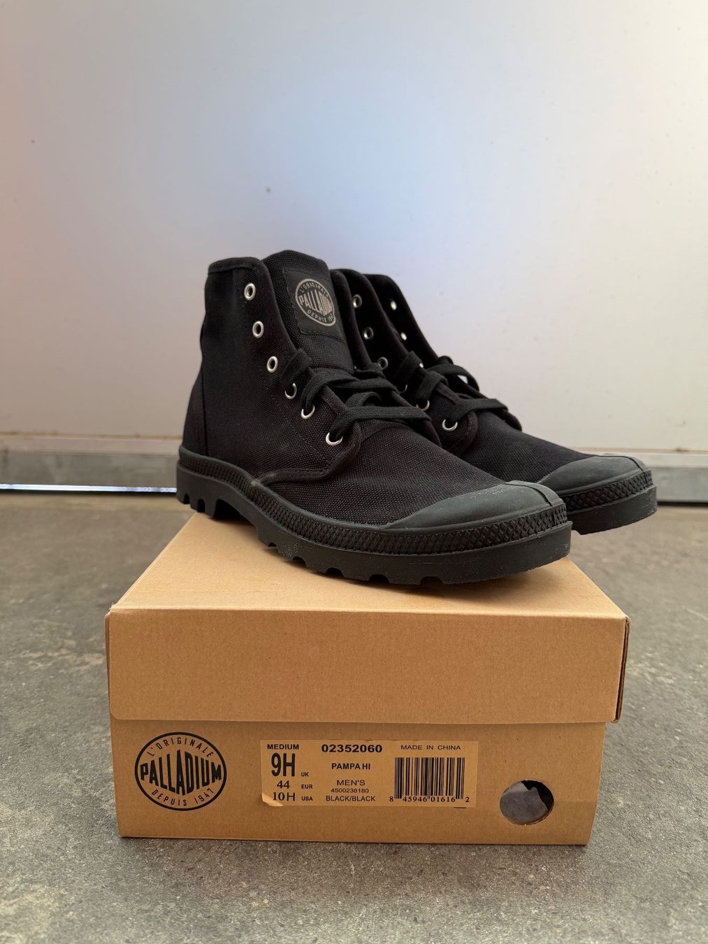 Palladium Chaussures hommes: Palladium Pampa Hi (Grösse 44) – Neuf avec emballage d'origine à Ehrendingen par luka.gabriel.silling
