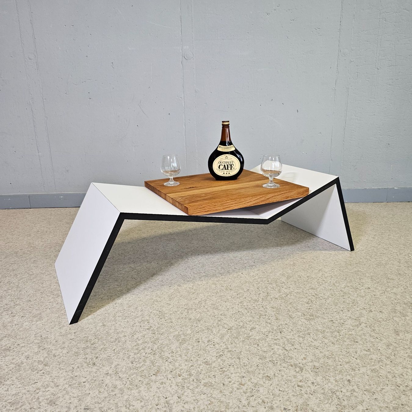 Tavoli: NK Design Couchtisch Coffee-Table Holzfalttechnik Tisch – Usato da Nottwil venduto da Wondewa-Shop