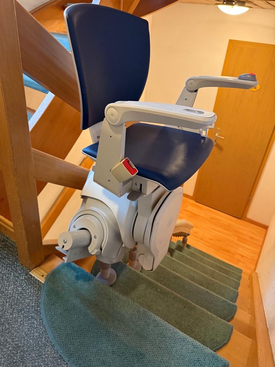 Treppen: Hogg Treppenlifte – Gebraucht aus Uzwil von ens_8cd8 6
