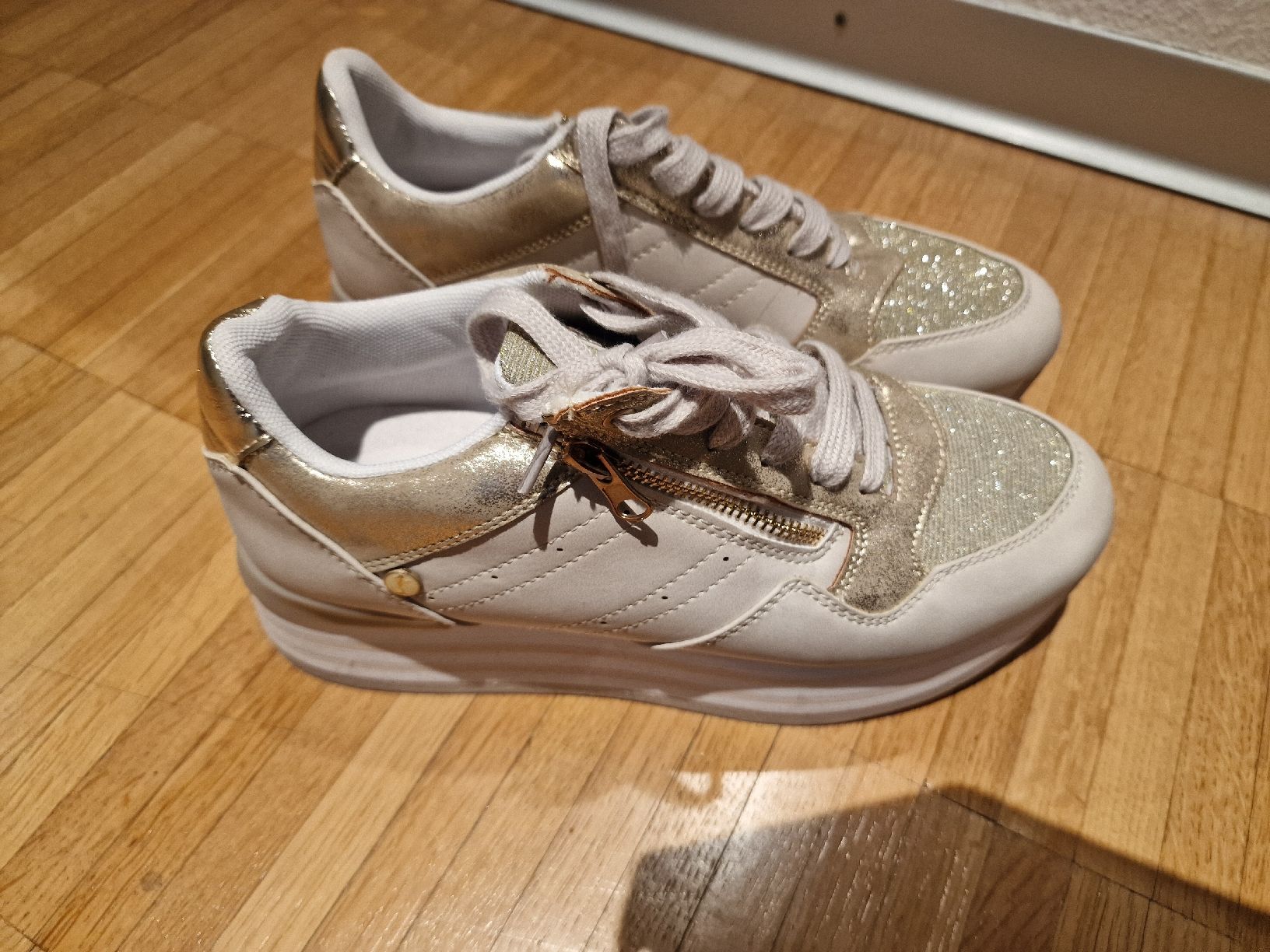 Scarpe da donna: Damen Sneaker Plateau Gr. 39 – Usato da Laufenburg venduto da may_r2st 7