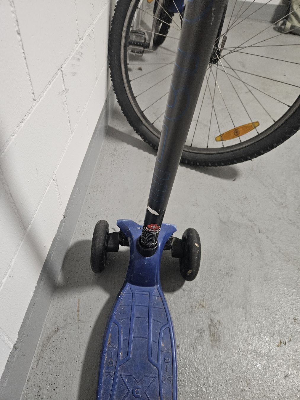Micro Kickboard: Kinderroller Micro Maxi blau gebraucht – Usato da Neftenbach venduto da susanne0041 2