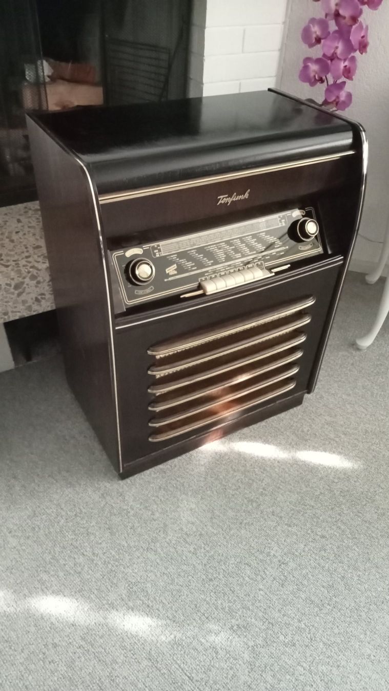 Radios: Radiomöbel mit DAB – Gebraucht aus Gwatt (Thun) von Oldidoc