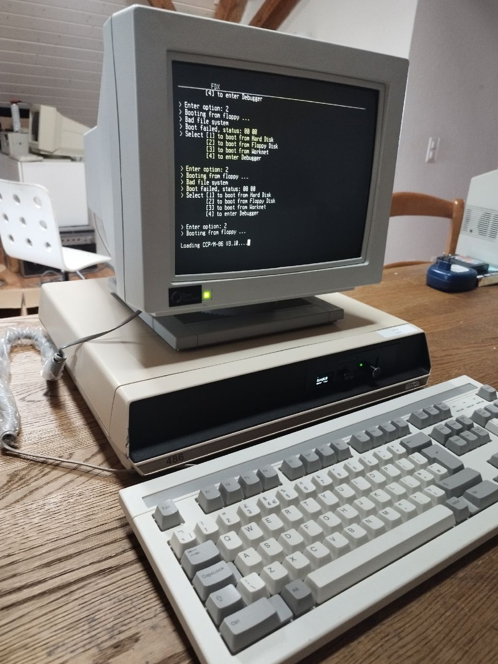 PCs: Altos 486 + Wyse 160ES terminal  – D'occasion à Domdidier par look80486