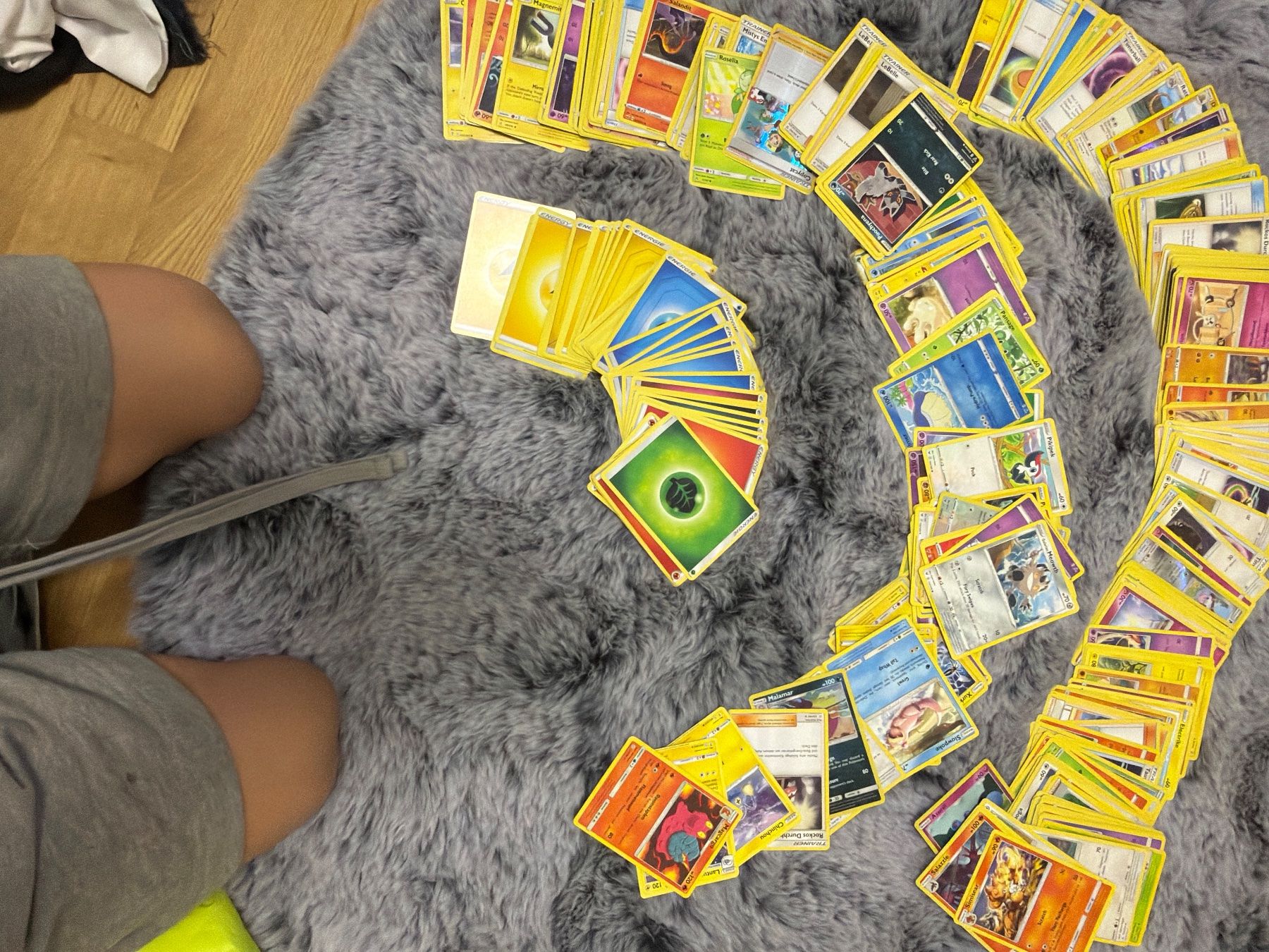Pokémon Cartes à collectionner: pokemon Box mit ungefär 200 Karten – D'occasion à Oberwil par Lego_2018 6