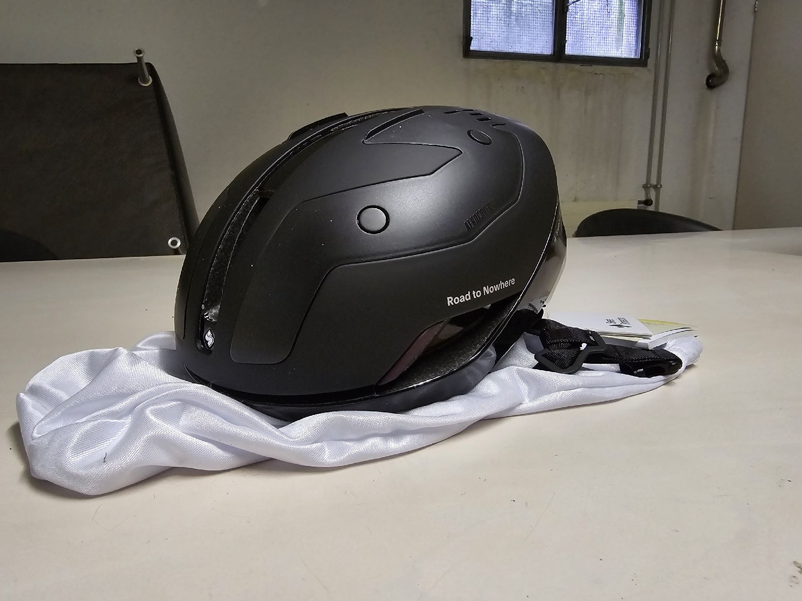 Sweet Protection Caschi: Sweet Protection x Pas Normal Studios Helm, Gr. L, neu – Nuovo e nell'imballaggio originale da Neuenhof venduto da bike_ninja