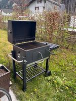Holzkohlegrill / Feuergrill in sehr gutem Zustand