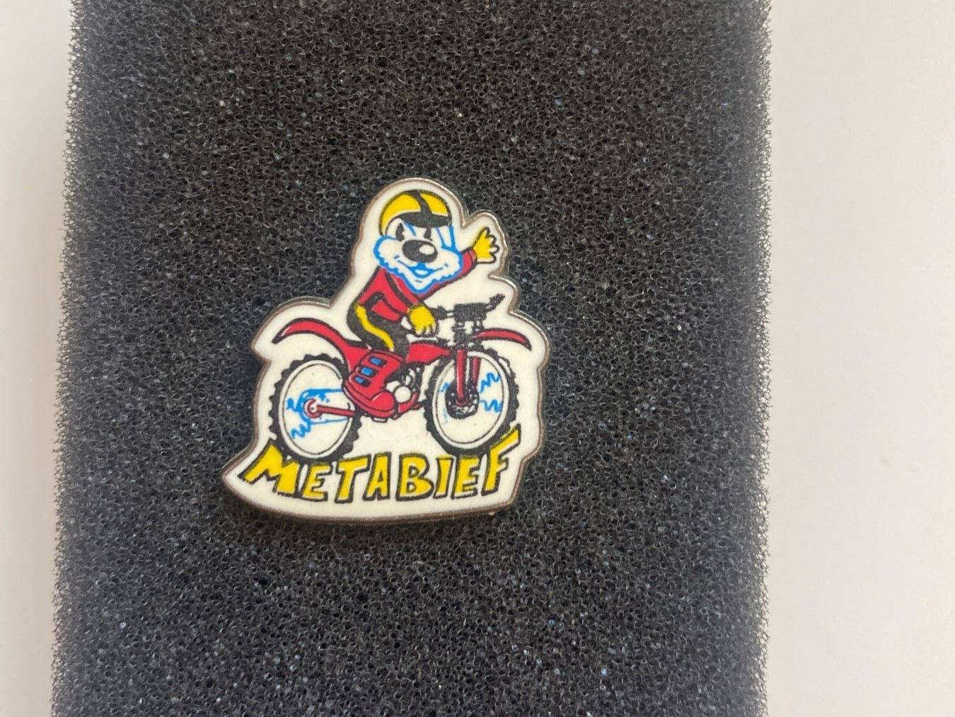 Plaquettes & Badges: PINS - METABIEF – D'occasion à Le Brassus par cinema13