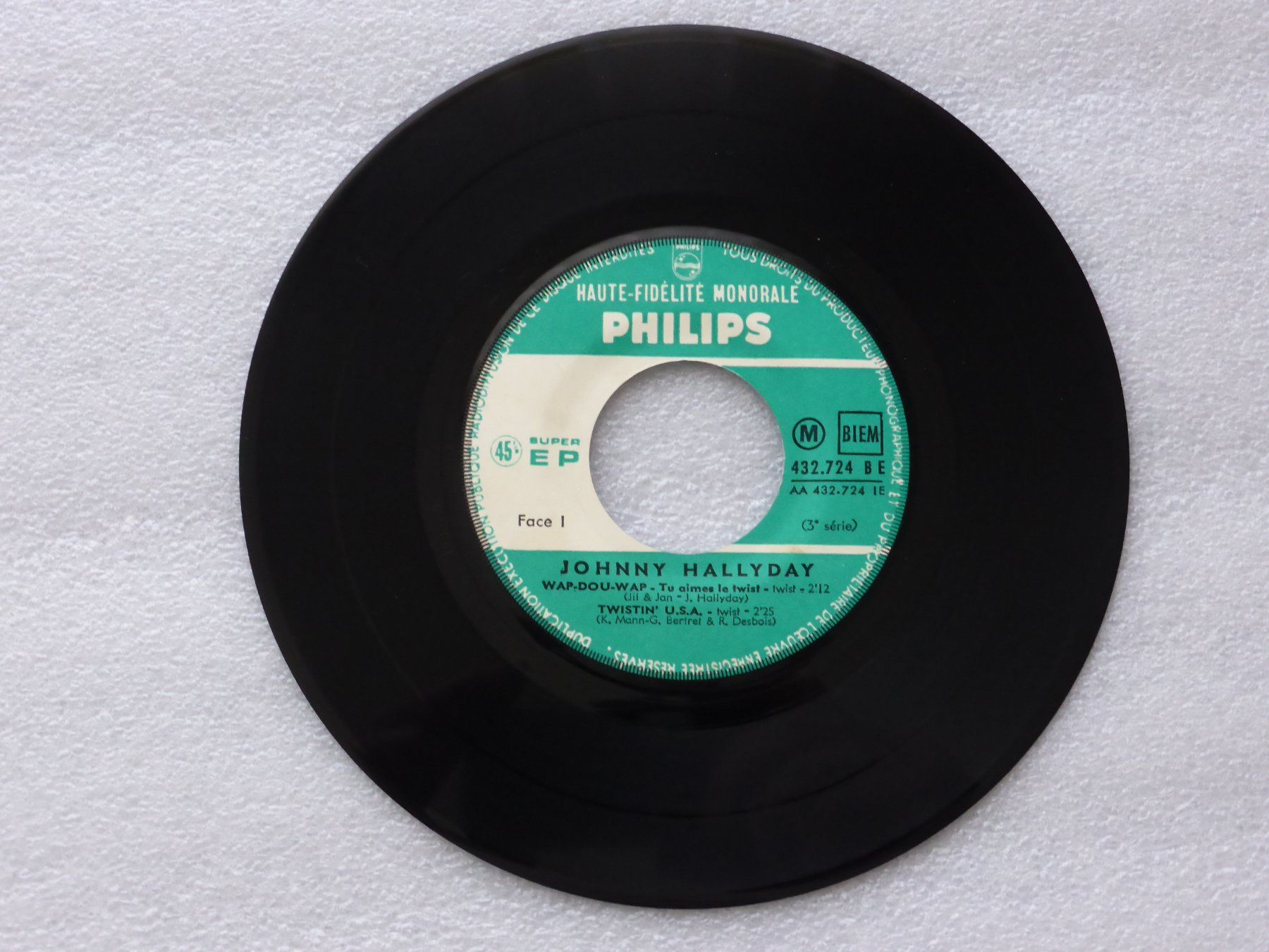 Dischi in vinile: Vinyl Single   EP  JOHNNY HALLYDAY – Usato da Küssnacht am Rigi venduto da Mondkinder 1