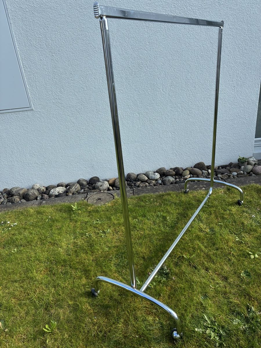 Altro in Decorazioni & Accessori: Mobiler Kleiderständer, Chromstahl, zerlegbar. – Usato da Bassersdorf venduto da 1Morgenrot 1