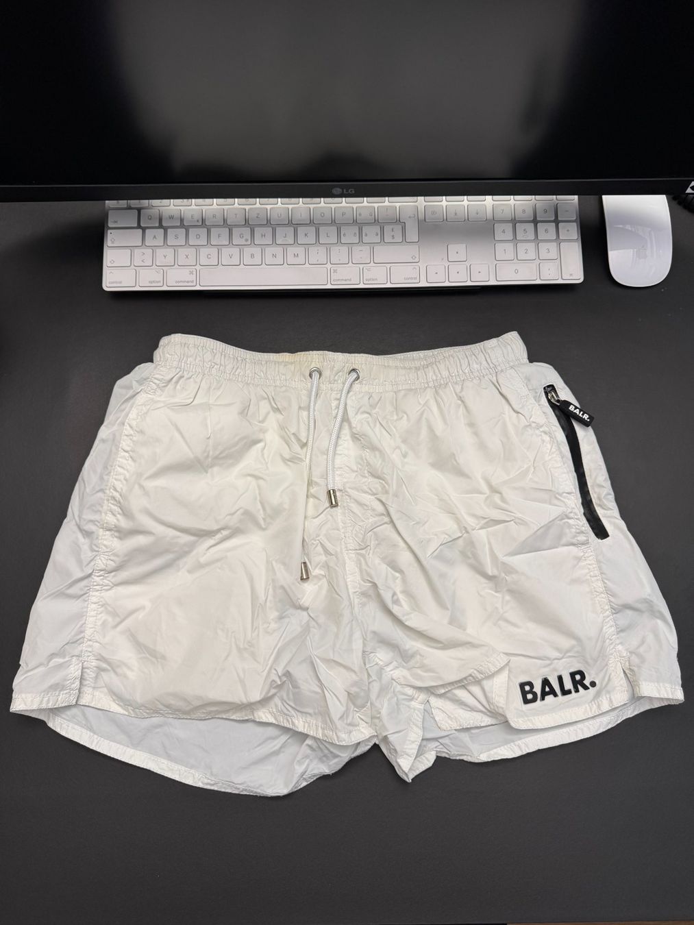 Badehosen: BALR.-Badeshorts Weiss, Grösse S – Gebraucht aus Mollis von gxzimmermann