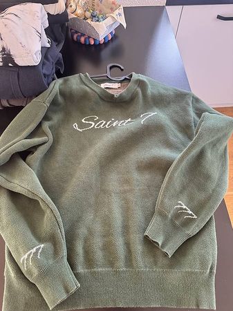 Saint 7 sweatshirt