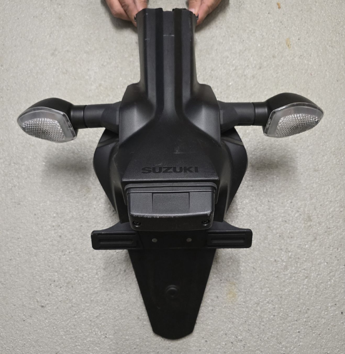 Suzuki Tutti i ricambio per moto: originaler Motorrad Kennzeichenhalter, Rücklicht + Blinker – Usato da Jona venduto da DaSilva1988 4