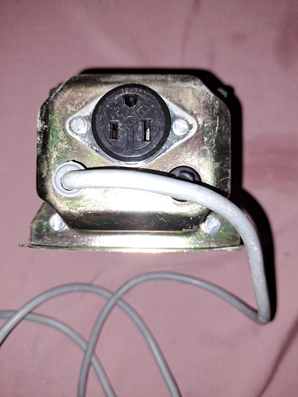 Konverter: Transformer 230v to 110v  Used – Gebraucht aus Oberaegeri von tsptaibnoc 1