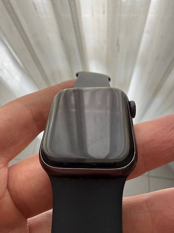 Smartwatch: APPLE WATCH SE 40 MM – D'occasion à Contone par AnnaShop26 2