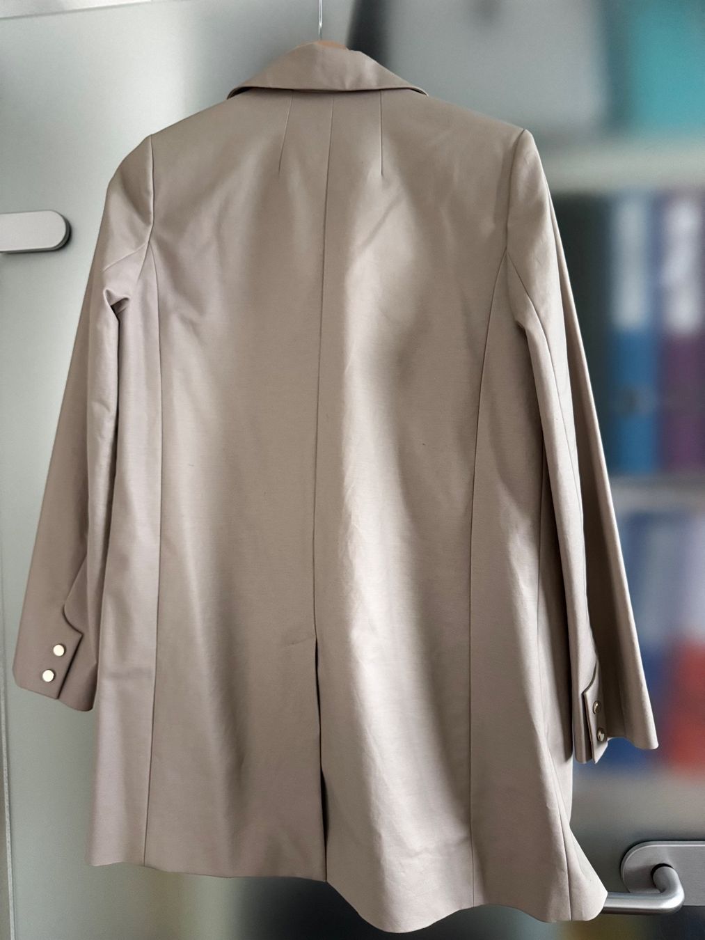 Mango Cappotti: Trenchcoat / Übergangsmantel beige – Usato da Montlingen venduto da timolino12 3