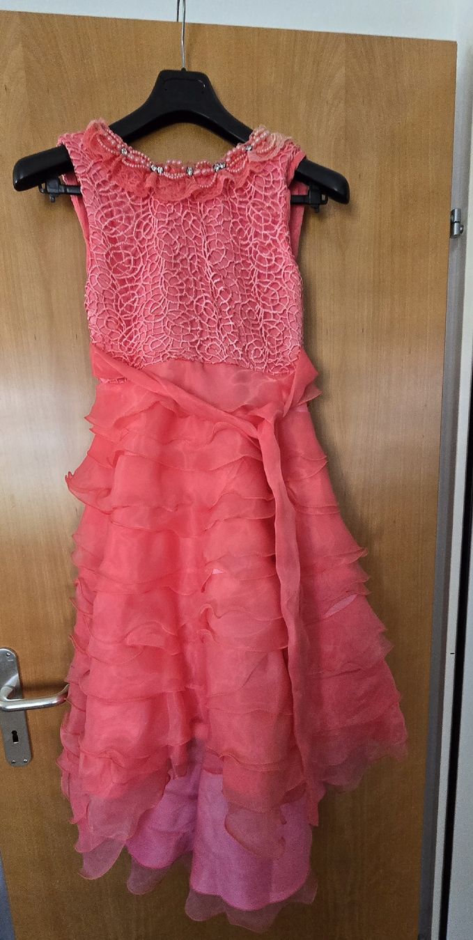 Vestiti & Gonne: Festkleid für Mädchen – Usato da Gossau SG venduto da LuCol