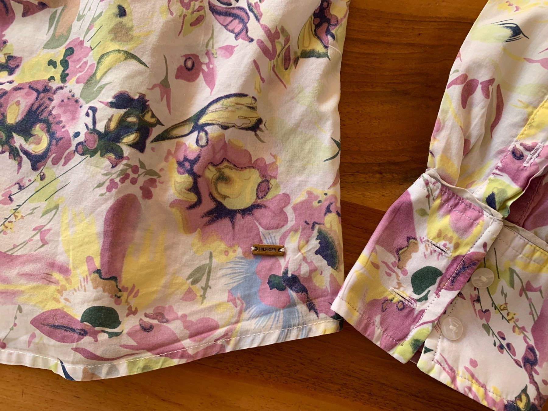 Tommy Hilfiger Camicette: TOMMY HILFIGER wunderschöne bunt Bluse/Hemd Gr. 6 – Nuovo (secondo la descrizione) da Meiringen venduto da snahhanssnah 1