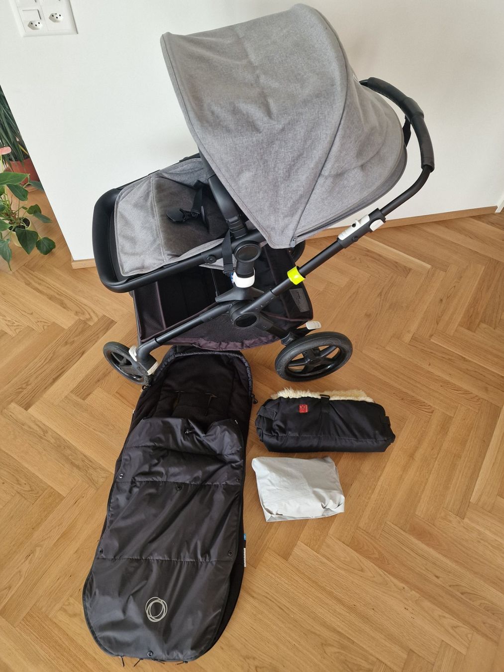 Bugaboo Carrozzine: Bugaboo Fox 2 Kinderwagen mit Zubehör – Usato da Wädenswil venduto da jir_cm7h 1