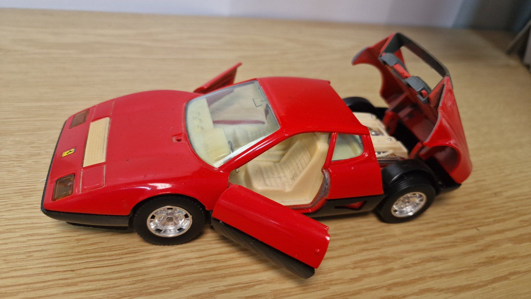 Ferrari Modellautos: Modellauto 1/24, Ferrari BB512, rot – Gebraucht aus Weisslingen von and-lo73 1