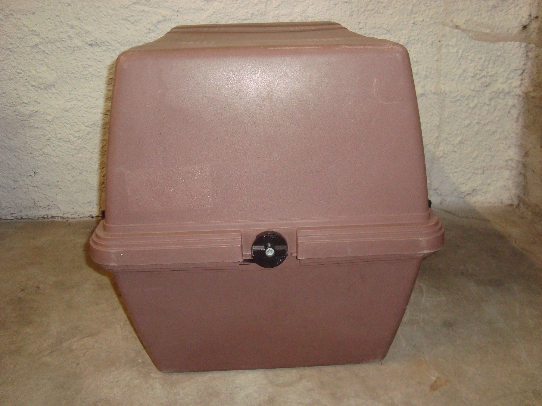 Gabbie, trasporto & Sicurezza: Hundebox – Usato da Walzenhausen venduto da Totenkopf0 1