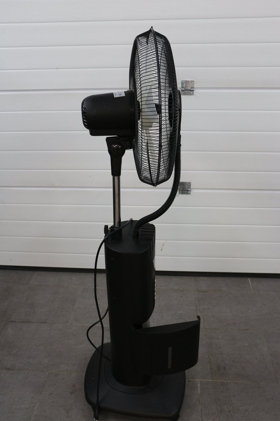 Ventilatori: Stand Ventilator mit Sprühnebel – Usato da Corminboeuf venduto da antikerverkauf 7