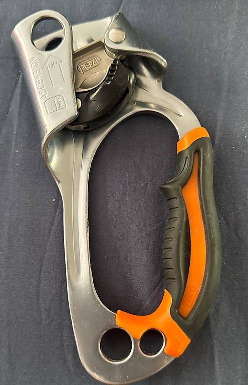 Attrezzatura da arrampicata: PETZL Ascension rechts – Usato da Zürich venduto da Simon_75s6