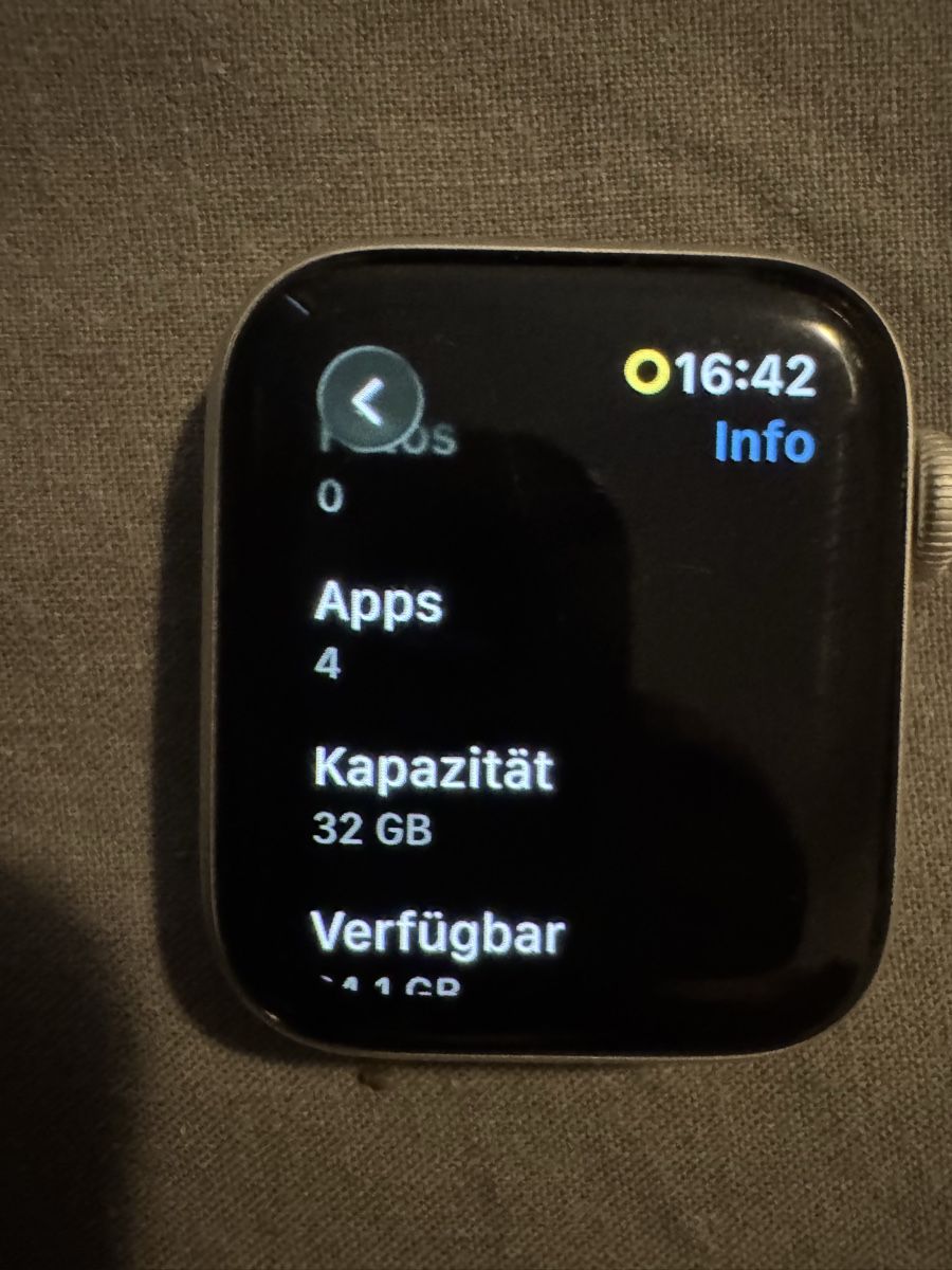 Apple Smartwatch: Apple Watch Series 6 GPS,  – Usato da Adliswil venduto da Busys 2